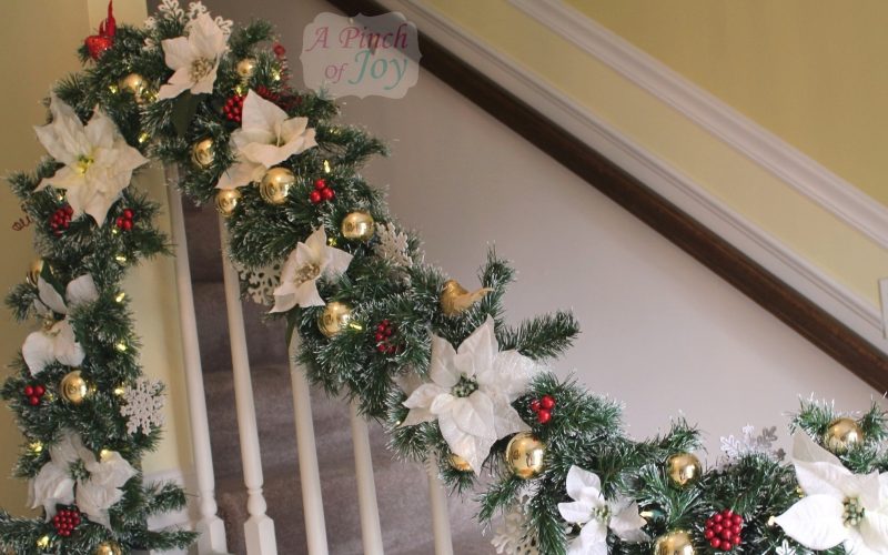Garland for Hallway Banister -- Christmas Decorations -- A pinch of Joy