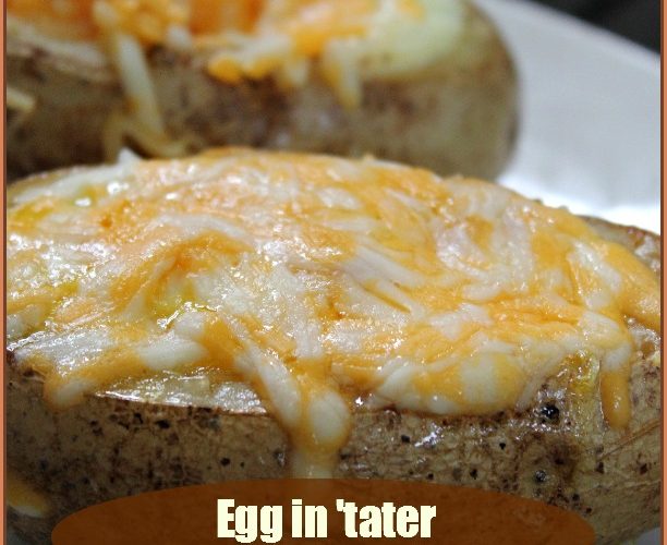 Egg in 'tater: Cheesy Egg Stuffed Potato -- A Pinch of Joy