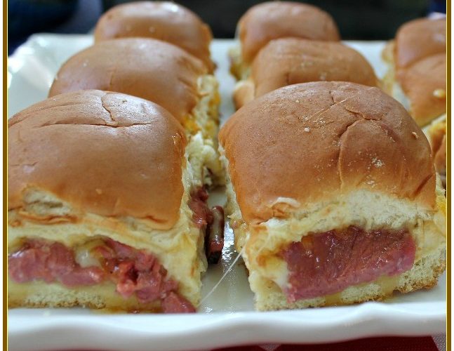 Hot Roast Beef Party Sandwiches-- A Pinch of Joy
