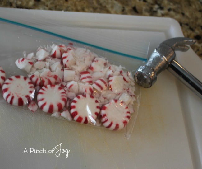 Easy way of Crushing peppermint -- a Pinch of Joy