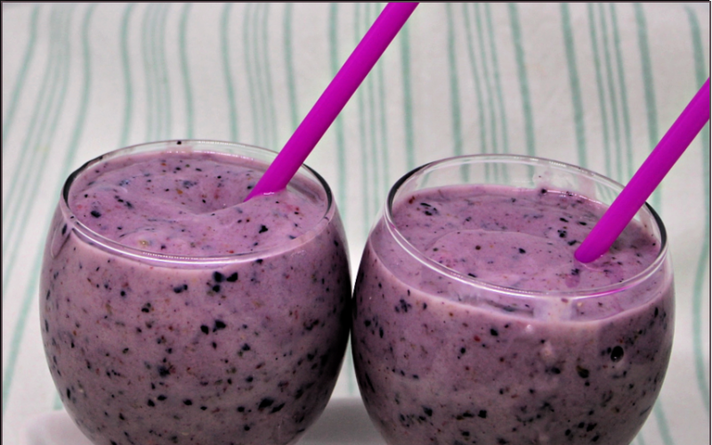 Banana Strawberry Blueberry Smoothies