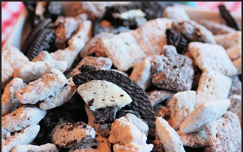 Cookies and Cream Muddy Buddies